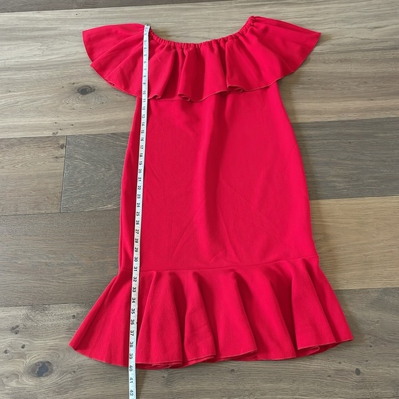 LulaRoe Red Ruffle Off Shoulder Mermaid Hem Dress Size Large - Picture 10 of 10